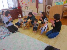 こどもの口に合わせて小さく丸めたもち。砂糖醤油、きなこをつけて食べました。